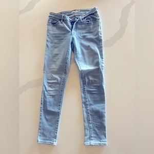 Levis 711 light wash jeans
